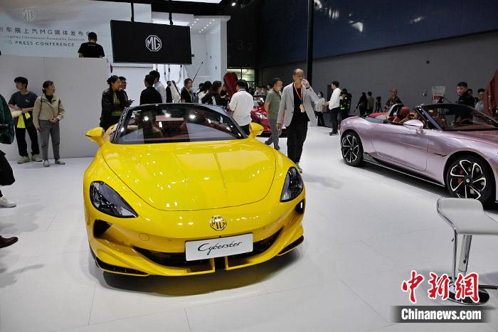 中國品牌新能源跑車。中新財經記者 葛成 攝