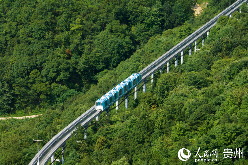 野玉海單軌小火車項(xiàng)目。人民網(wǎng)記者 涂敏攝