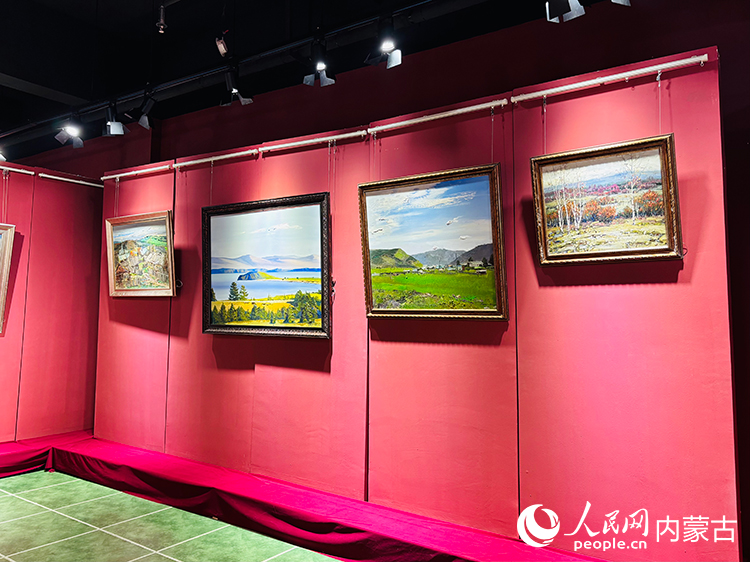 油畫(huà)寫(xiě)生基地中展示的作品。人民網(wǎng)記者 張聿修攝