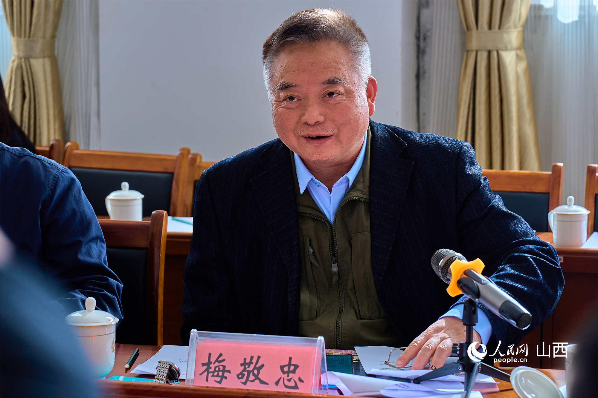 中央黨校（國家行政學(xué)院）文史教研部原副主任、教授梅敬忠。人民網(wǎng) 張超寧攝