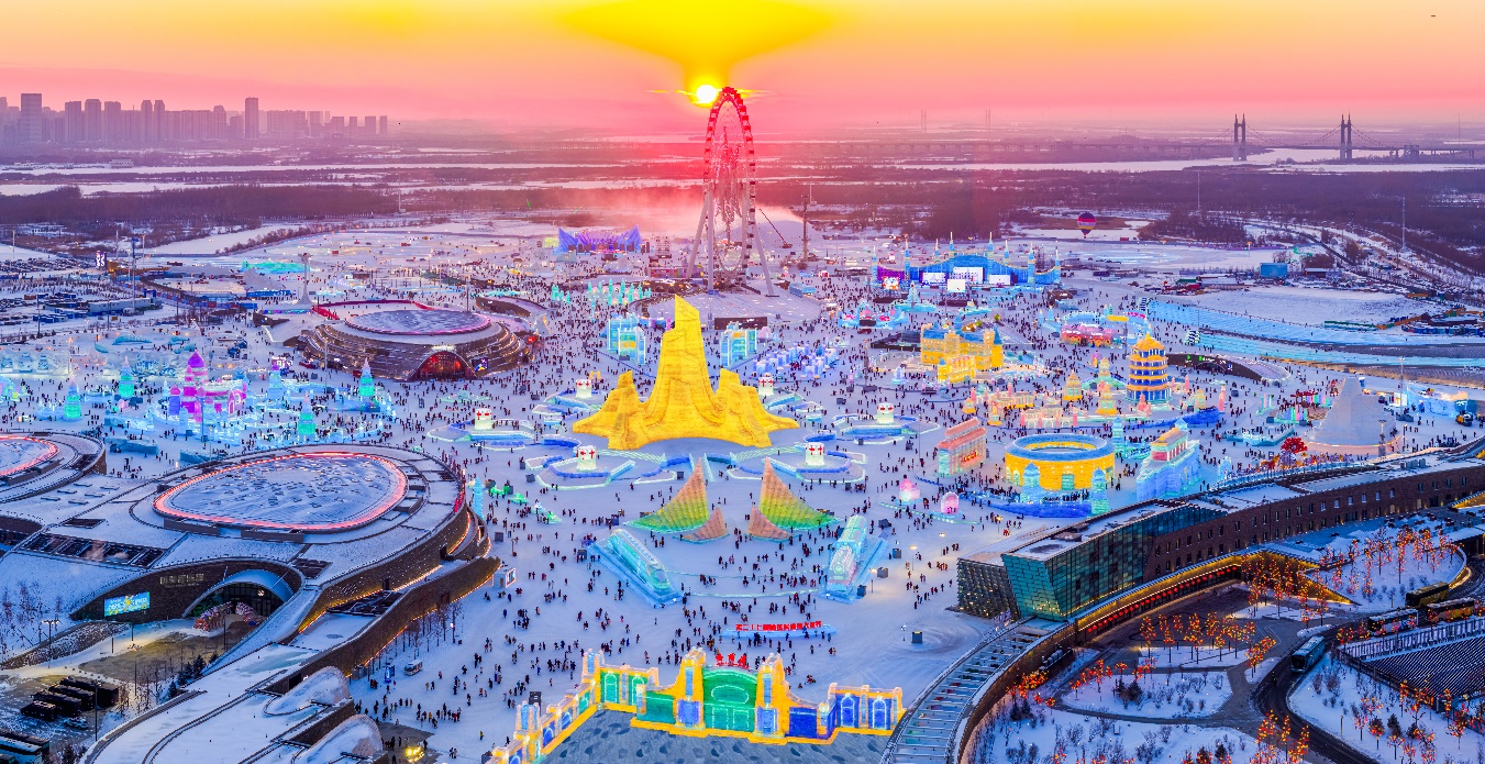 哈爾濱冰雪大世界迎來“開門紅”。人民網記者 蘇靖剛攝