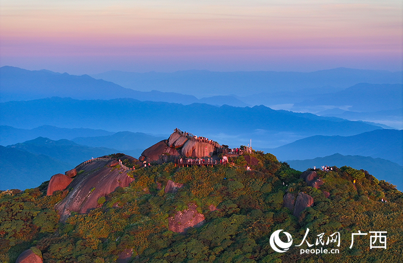 貓兒山日出。人民網(wǎng) 雷琦竣攝